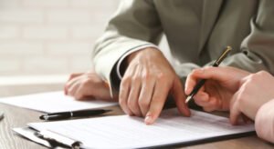Avoiding Pitfalls: Essential Clauses in Commercial Contracts