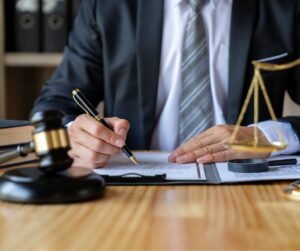 Business Contract Mistakes That Cost Companies Thousands (And How to Avoid Them)
