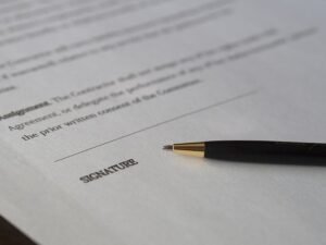 How do I draft a shareholder agreement for a UK start up?